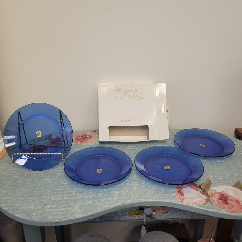 Set Of 4 Blue Arcoroc Dessert Plates